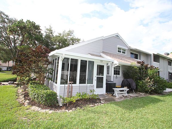 2nd image of 738 Fairway Dr