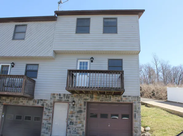 400 Cedarstone Rd, Morgantown, WV 26505