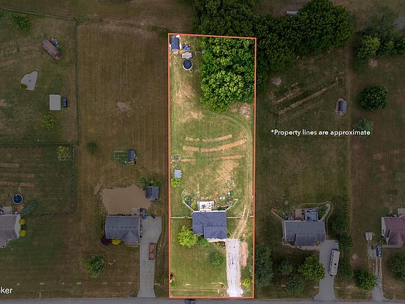 4th image of 688 Webb Ln