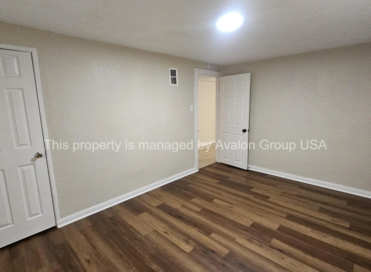 3 bed, 955 sqft, $1,245 — Photo 2