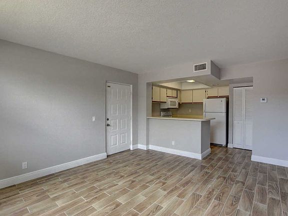 2nd image of 738 Executive Center Dr APT 15