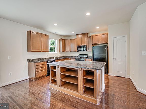 3rd image of 2644 Glenriver Way