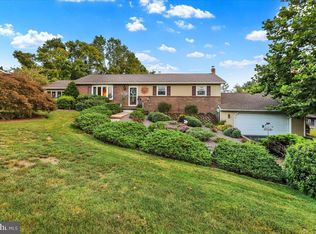 5050 Meadow Ln, Mohnton, PA 19540