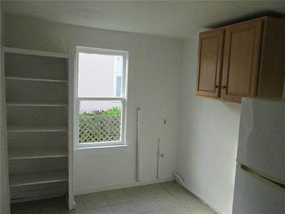 4th image of 106 Frow Ave