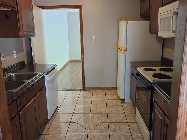 102 Goldenview Ln — Photo 7
