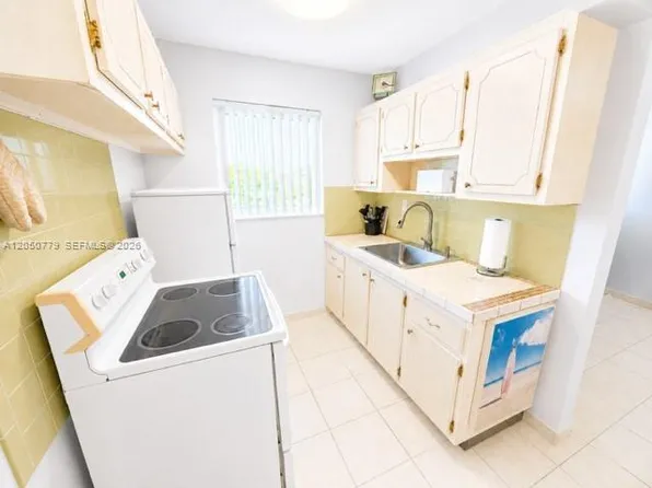 2145 Pierce St APT 416, Hollywood, FL 33020