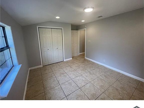 5th image of 608 E 19th St