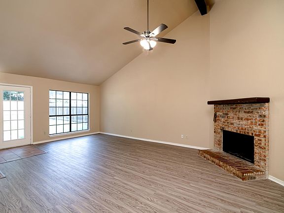 2nd image of 2521 Liberty Ln