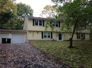 947 Maple Hill Rd, Guilford, CT 06437