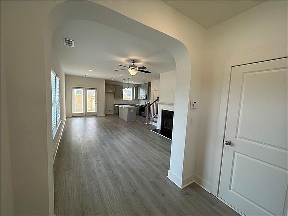 2nd image of 5833 Calle Vista Dr