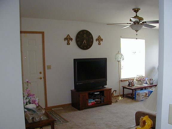 Living room - front entry