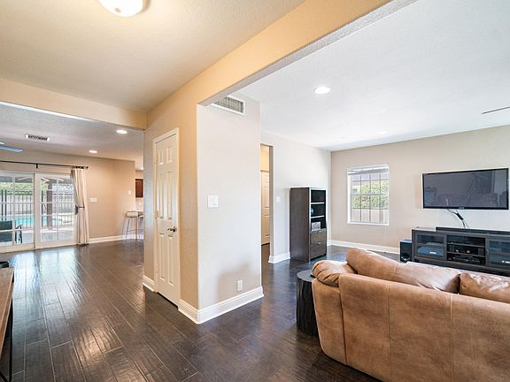 B2BE39FC-3E61-4822-9728-AA798AE5C02F