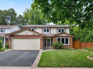 853 Kowal Dr, Mississauga, ON L5H 3T3