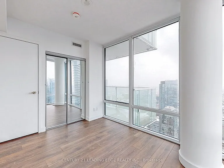 501 Yonge St #5102 — Photo 19