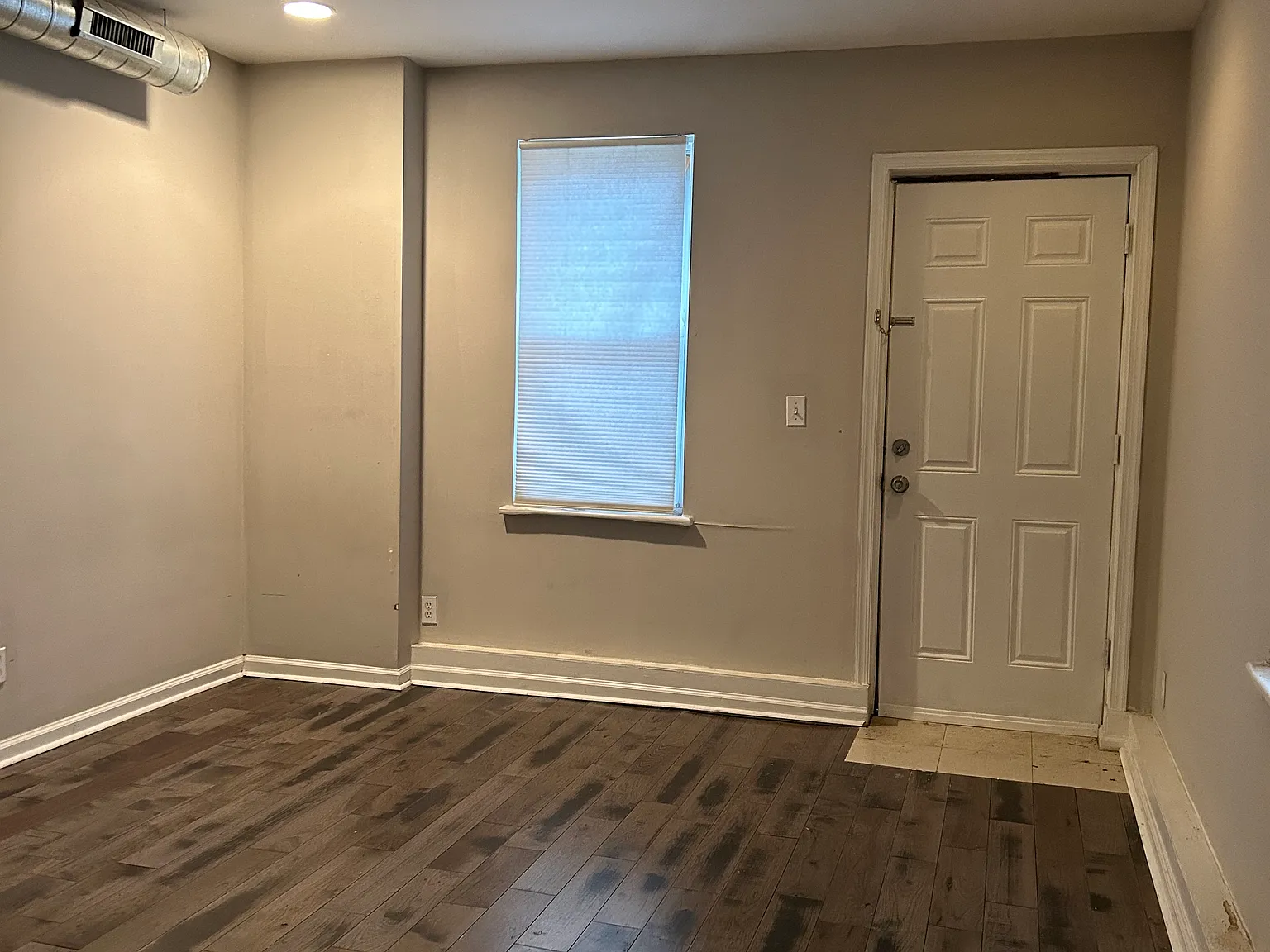1 bed, 800 sqft, $1,150 — Photo 3