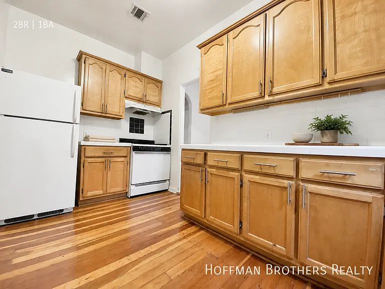 749 S Ogden Dr #2 — Photo 2