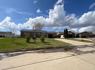 401 Obrien Ct NW, Independence, IA 50644