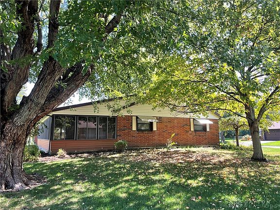 4th image of 145 Cloverwood Dr