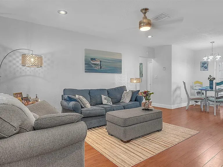 7401 NW 94th Way — Photo 10