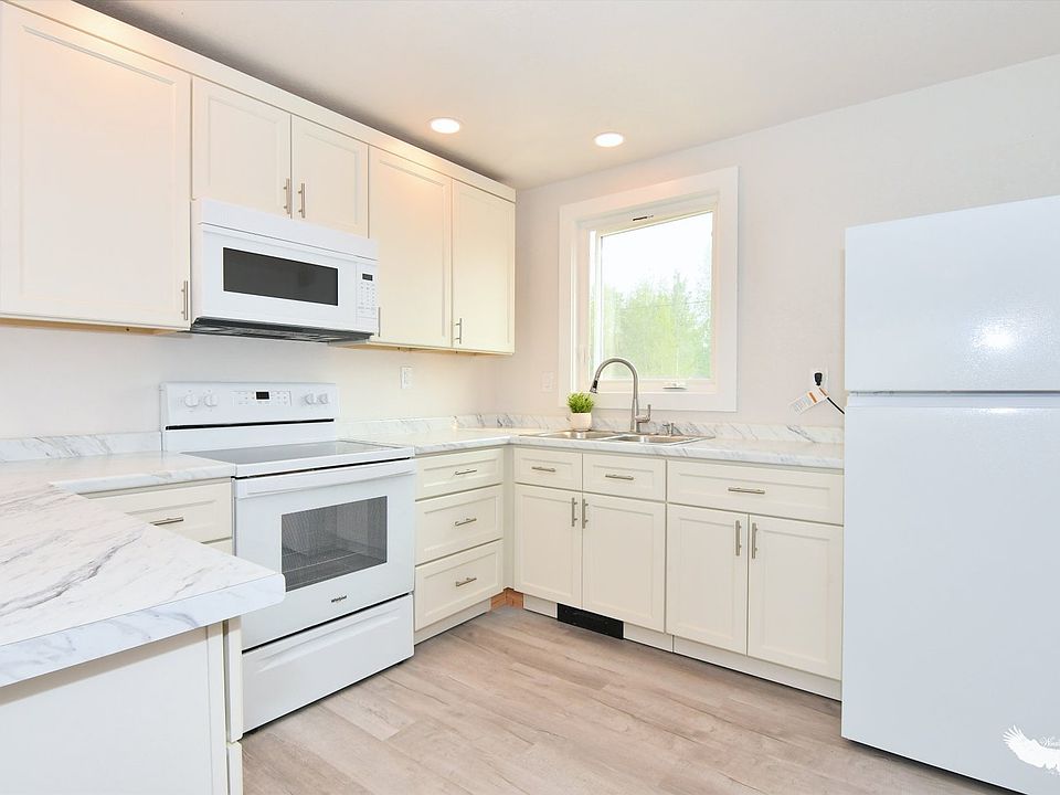 1st image of 3397 Bellwood St #C3
