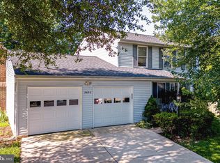 5451 Tree Line Dr, Centreville, VA 20120