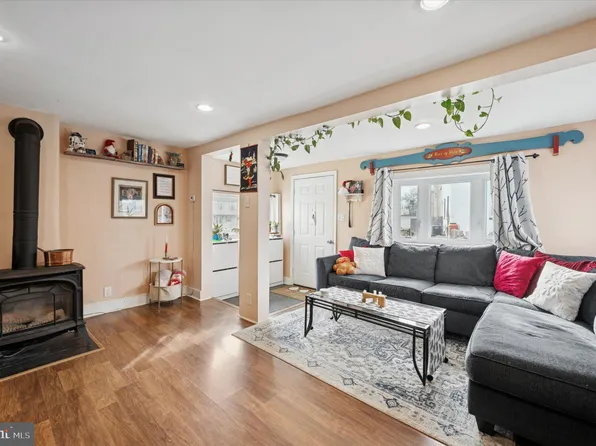 407 Emerald St, Media, PA 19063