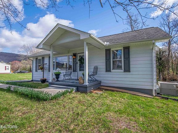 4th image of 125 Clark Ln