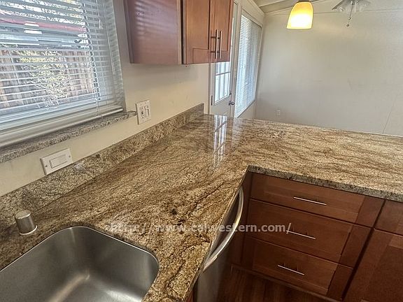 3rd image of 775 Lakehaven Dr