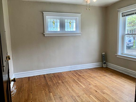 5th image of 1910 Maury Ave APT 1