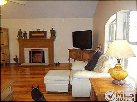 5th image of 308 Hilltop Dr