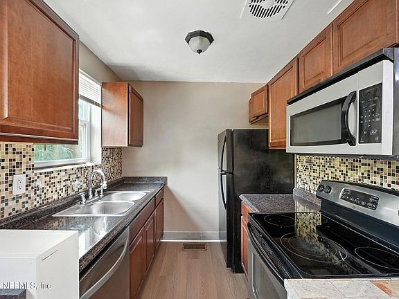 3rd image of 7135 RAILEY Circle
