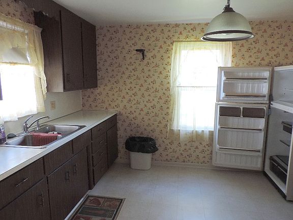 3rd image of 309 W Smith St