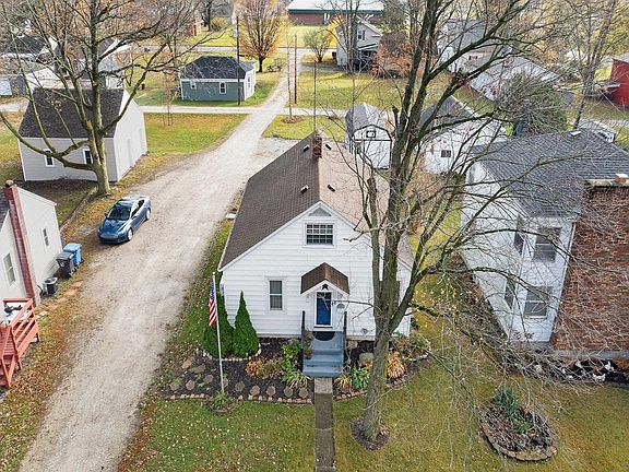 4th image of 410 N Elm St