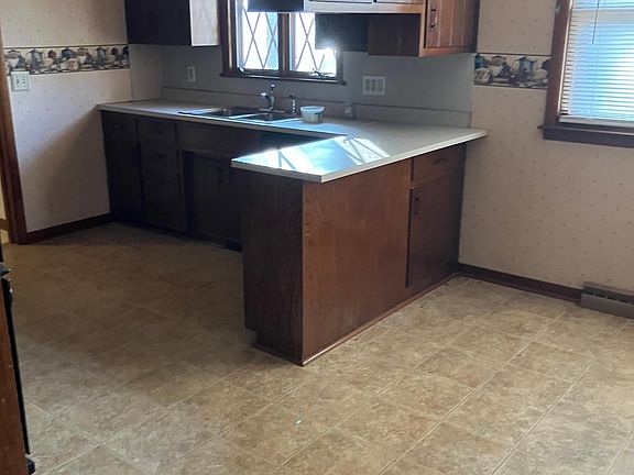 4th image of 544 E Porter Ave