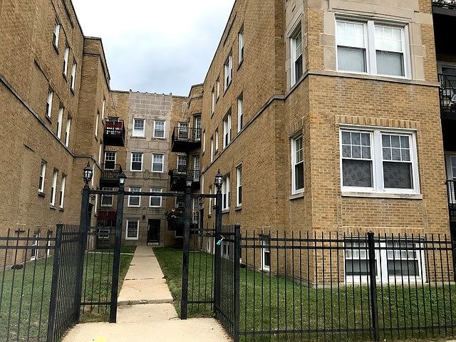 1st image of 2414 W Bryn Mawr Ave APT Gw