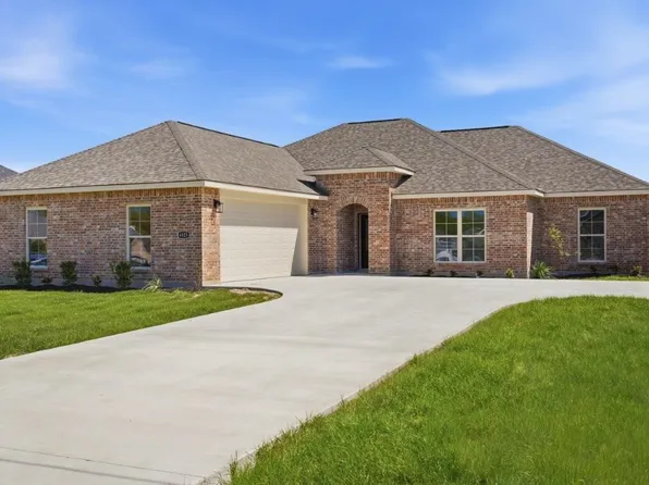 6825 Bonne Meadow Ln, Lake Charles, LA 70605