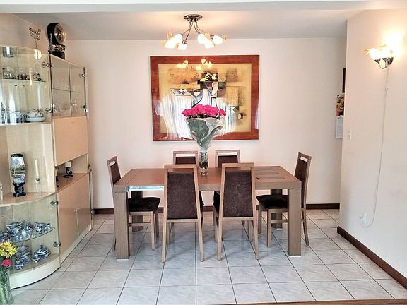 4th image of 114 Goodall St