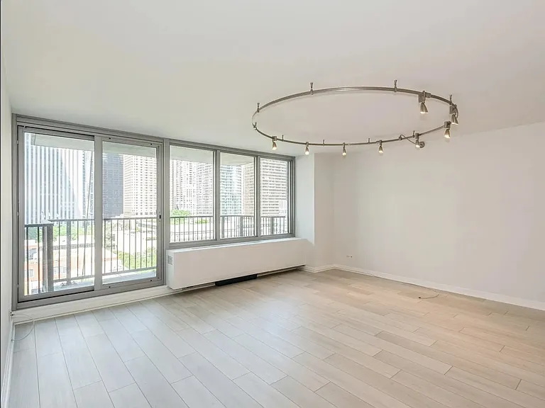 400 E Randolph St #1430 — Photo 6