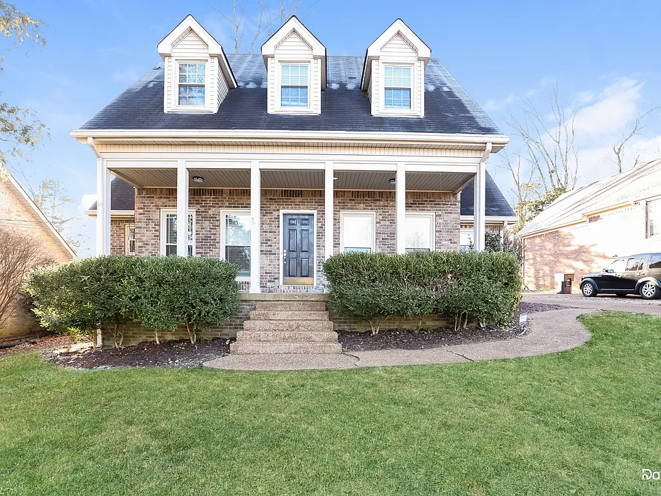 1229 Charlton Dr