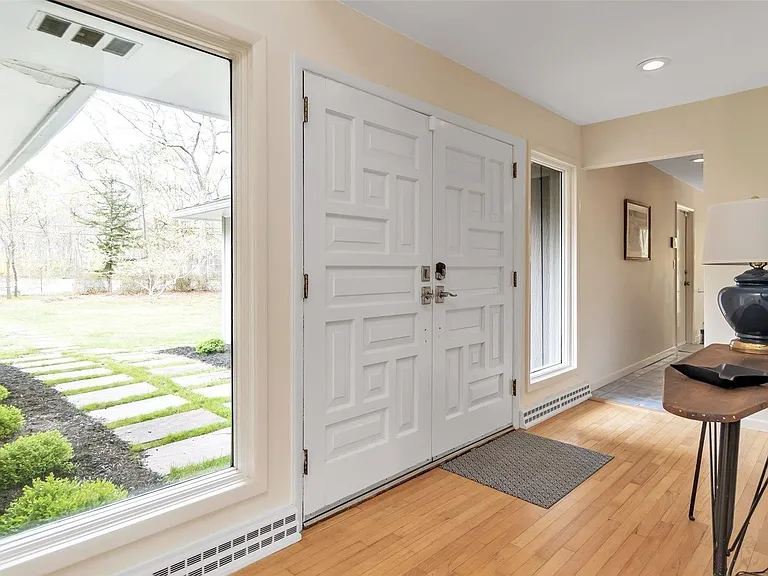 8 Coolidge Ln — Photo 6