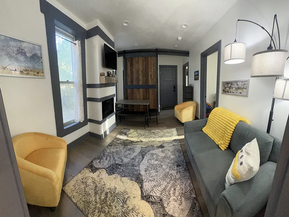 185 Lincoln St #1
