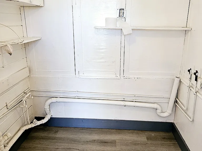 1122A N St — Photo 8