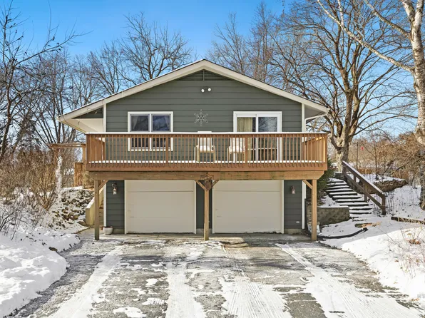 4911 Redbird Ln, Crystal Lake, IL 60012