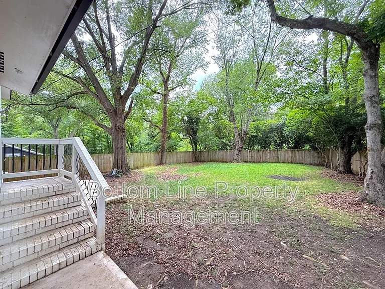 4117 Oak Forest Dr — Photo 25
