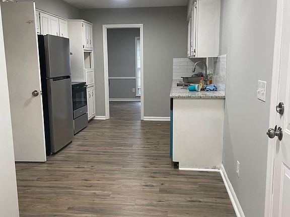 2nd image of 2521 White Chapel Dr