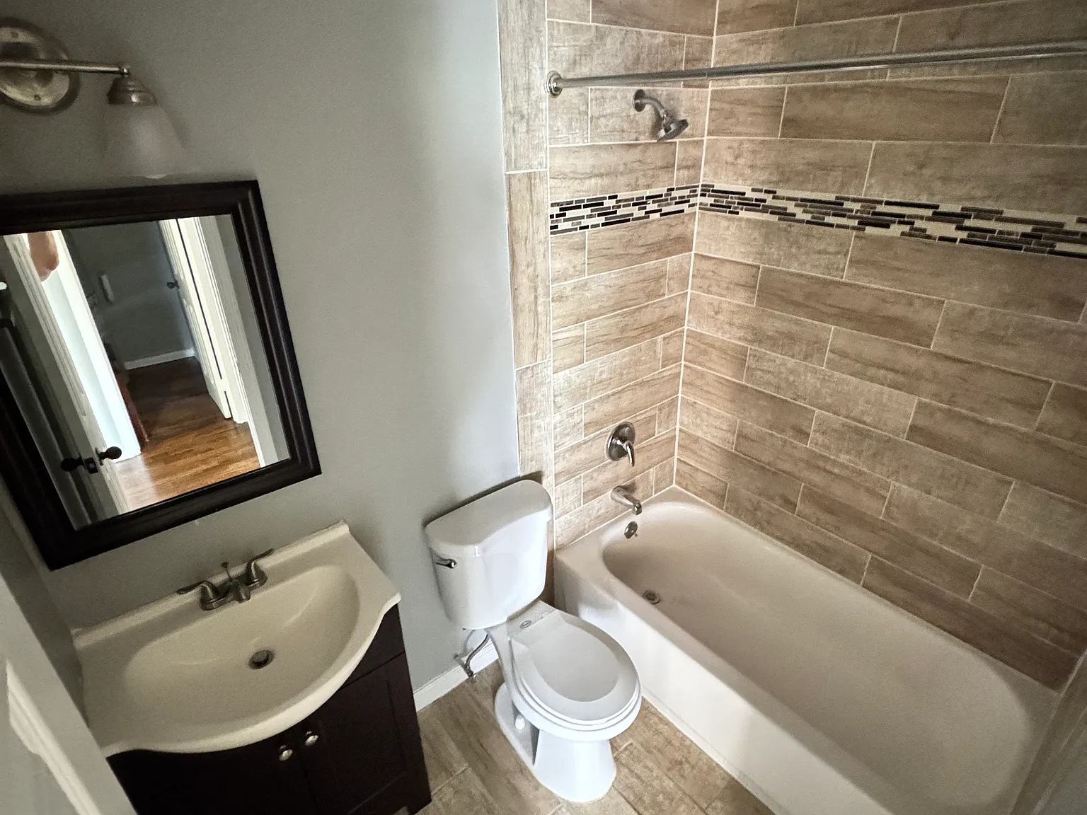 1 bed, 1.0 bath, 650 sqft, $1,450 — Photo 2