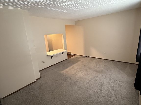 3rd image of 123 W 7th Ave APT 8
