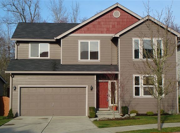 Well maintained Deer Creek home