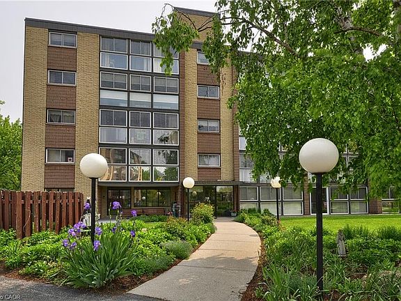 3rd image of 400 Champlain Blvd #404