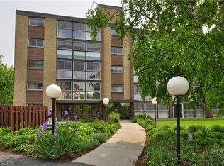 400 Champlain Blvd #404, Cambridge, ON N1R7J6